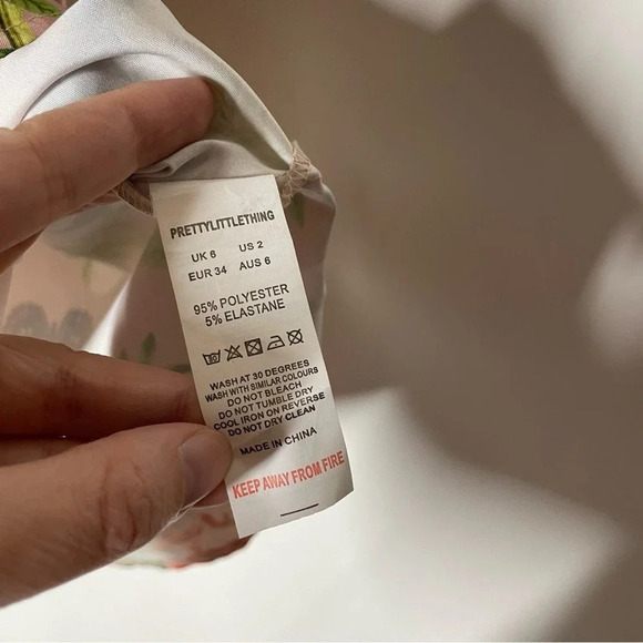 NEW PrettyLittleThing Beige Floral Print Criss Cross Button Bodycon Dress Size 2 - Picture 12 of 12